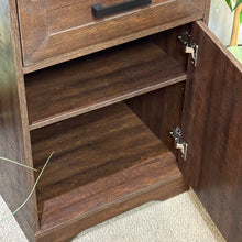 Load image into Gallery viewer, 1DRW/1DR End Table