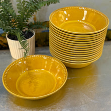 Load image into Gallery viewer, Set/32 Le Cadeaux Yellow Melamine Dishes