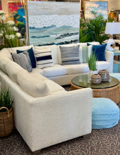 Load image into Gallery viewer, Norwalk 'Horizon' Sectional