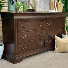Load image into Gallery viewer, Havertys 8DRW Dresser W/Mirror