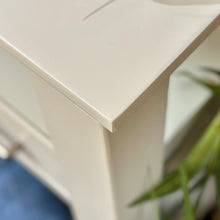 Load image into Gallery viewer, 4DRW White Console
