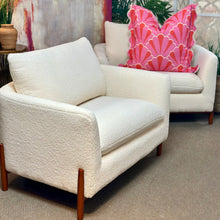 Load image into Gallery viewer, Faux Shearling Oversized Chair
