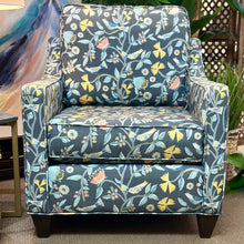 Load image into Gallery viewer, Bassett Bird Floral Chair