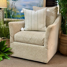 Load image into Gallery viewer, Lee Industries Beige Patterned Chair