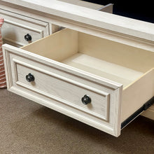 Load image into Gallery viewer, 'Robbinsdale' Queen Storage Bed