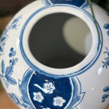 Load image into Gallery viewer, Blue/White Ginger Jar