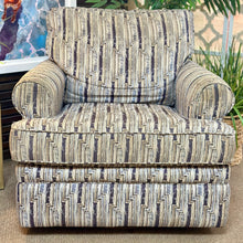 Load image into Gallery viewer, La Z Boy Swivel Chair