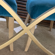 Load image into Gallery viewer, Hooker 'Elixir' Dining Table