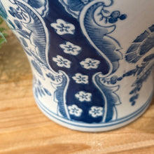 Load image into Gallery viewer, Blue/White Ginger Jar