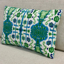 Load image into Gallery viewer, Bombay Kelly Ikat Lumnbar