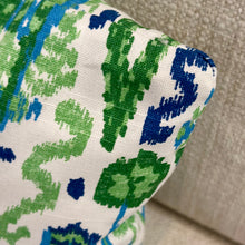 Load image into Gallery viewer, Bombay Kelly Ikat Lumnbar