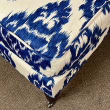 Load image into Gallery viewer, Blue/White Armless Chair