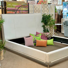 Load image into Gallery viewer, Universal 'Conway' KING Bed