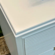 Load image into Gallery viewer, 3DRW White Modern Chest