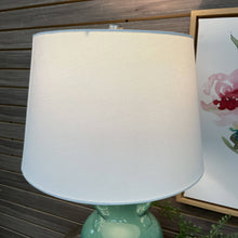 Load image into Gallery viewer, Green Table Lamp