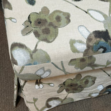 Load image into Gallery viewer, La Z Boy Chair & Ottoman