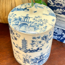 Load image into Gallery viewer, Blue Willow Candle