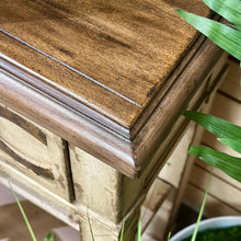 Load image into Gallery viewer, Hooker 'Legends' Console