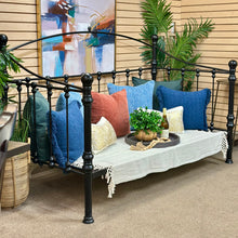 Load image into Gallery viewer, Black Metal Daybed