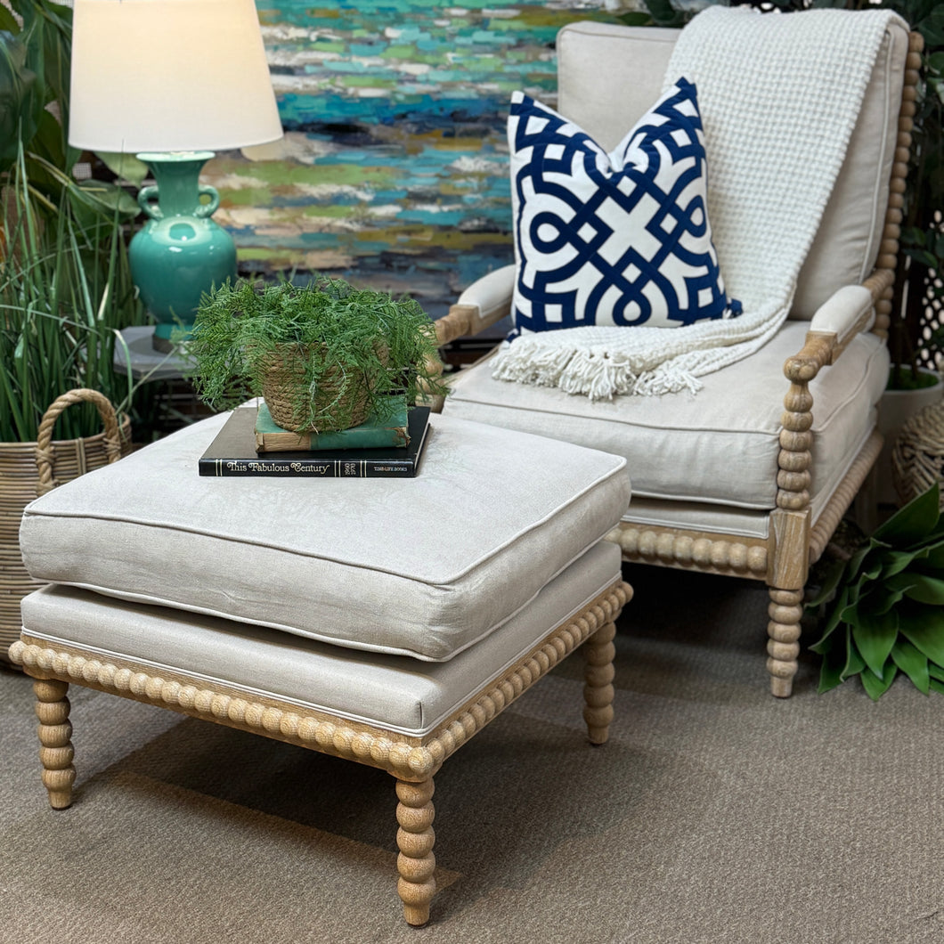 Spindle Chair W/Otto