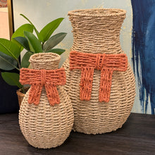 Load image into Gallery viewer, Lg Bow Twisted Paper Vase
