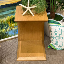 Load image into Gallery viewer, Oak C Side Table
