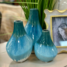 Load image into Gallery viewer, Set/3 Turquoise Vases
