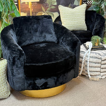 Load image into Gallery viewer, Bernhardt &#39;Camino&#39; Swivel Chair
