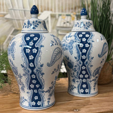 Load image into Gallery viewer, Blue/White Ginger Jar
