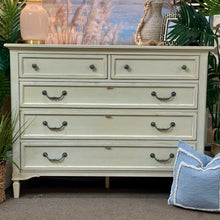 Load image into Gallery viewer, Stanley Ivory Dresser W/Mirror
