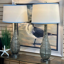 Load image into Gallery viewer, Crackled Glass Lamp
