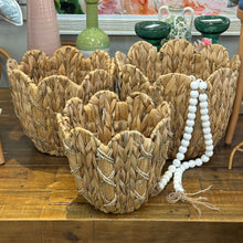 Load image into Gallery viewer, Lg Wavy Woven Basket
