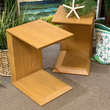 Load image into Gallery viewer, Oak C Side Table
