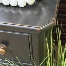 Load image into Gallery viewer, Thomasville Dresser
