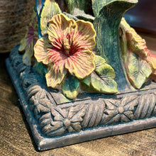 Load image into Gallery viewer, Kathy Ireland &#39;Parrot Paradise&#39; Lamp
