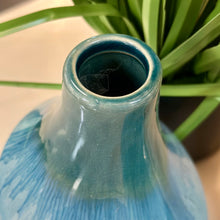 Load image into Gallery viewer, Set/3 Turquoise Vases
