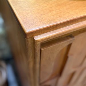Geometric 4DR Cabinet