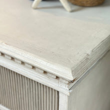 Load image into Gallery viewer, Antiqued White 8DRW Chest
