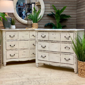 3DRW Distressed Ivory Chest