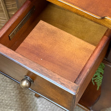 Load image into Gallery viewer, Ethan Allen Chairside Table
