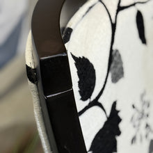 Load image into Gallery viewer, Black/White Bird Chair
