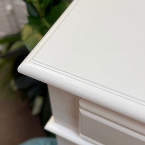 6DRW White Dresser