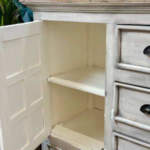 Vintage White 2DR/6DRW Cabinet