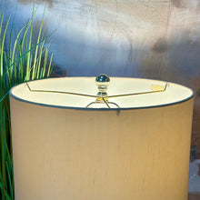 Load image into Gallery viewer, Crackle Glass Lamp
