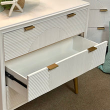 Load image into Gallery viewer, 3DRW White Modern Chest
