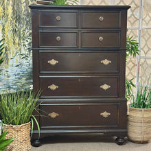 Load image into Gallery viewer, 6DRW Traditional Dresser
