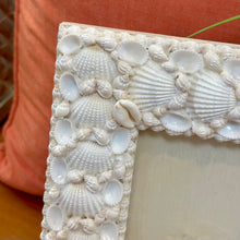 Load image into Gallery viewer, White Shell 4x6 Pic Frame

