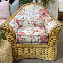 Load image into Gallery viewer, Vintage Wicker Chair

