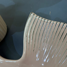 Load image into Gallery viewer, Pink Fish Platter
