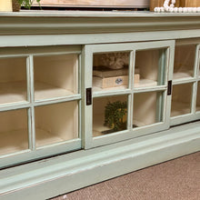 Load image into Gallery viewer, Bramble &#39;English&#39; Aqua Cabinet
